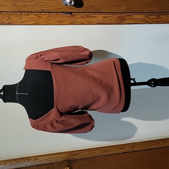 A New Day Top Size Medium - Picture 3 of 5